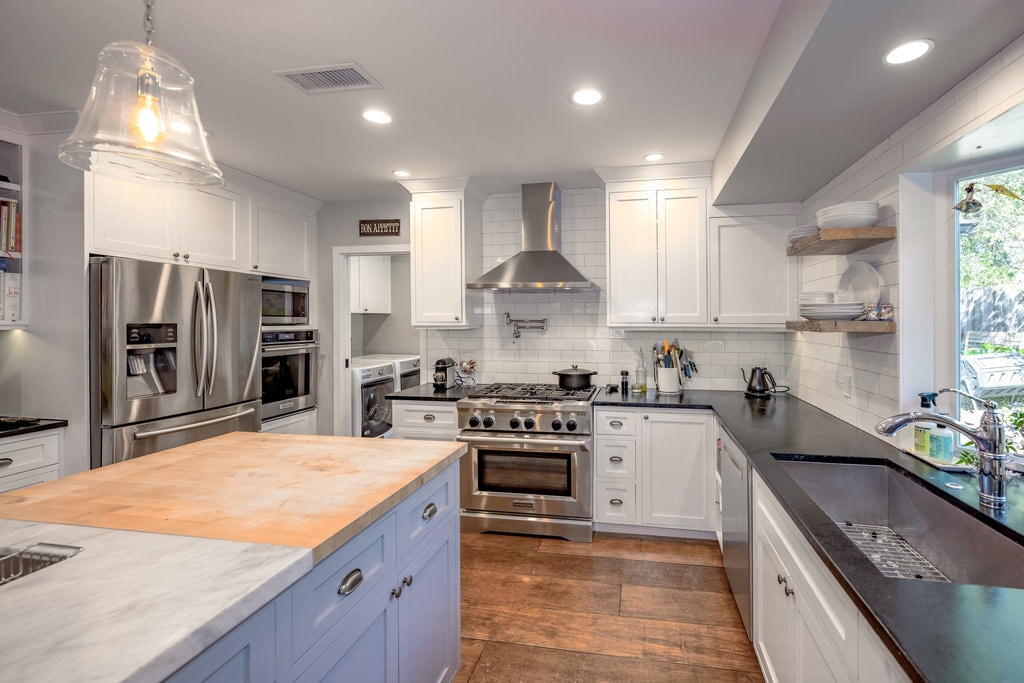 Building Photo - 2152 Grand Oaks Ave