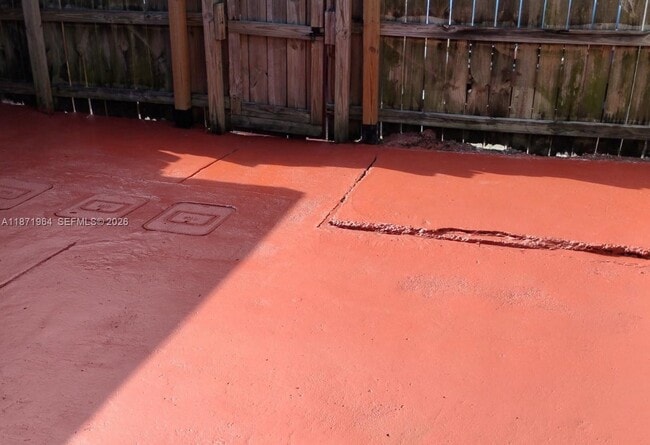 Building Photo - 550 SW 115th Ave