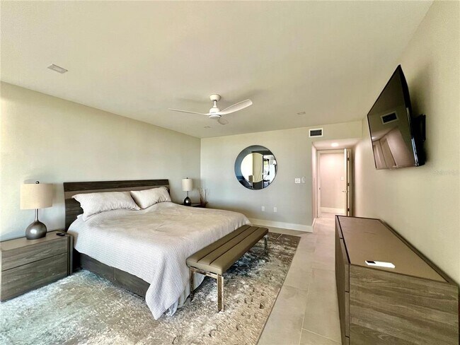 Building Photo - 3280 S Shore Dr