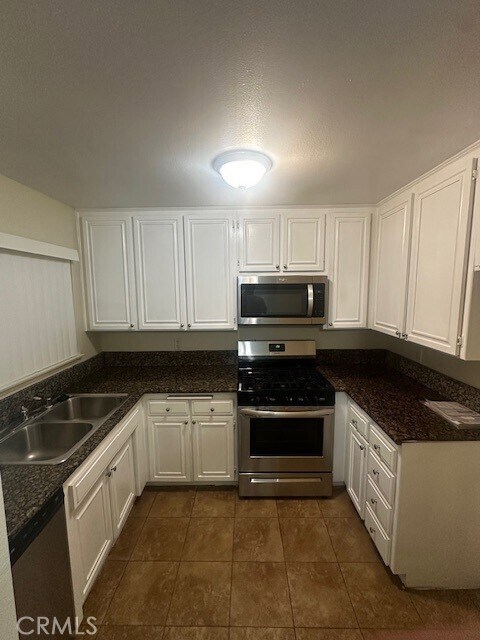 Building Photo - 1247 Stoner Ave