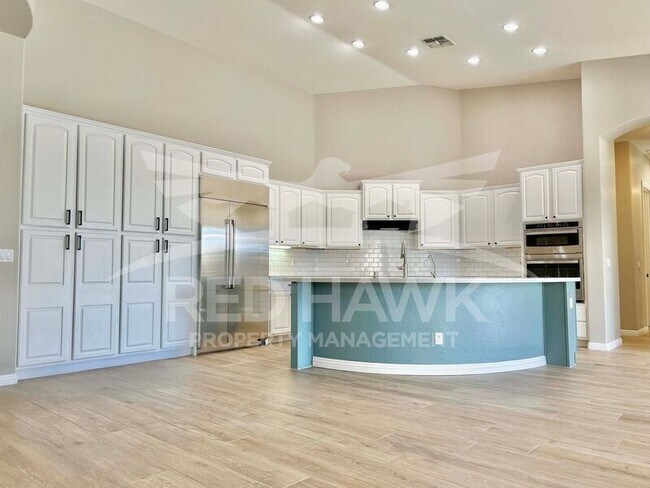 Building Photo - 863 W Bluebird Dr