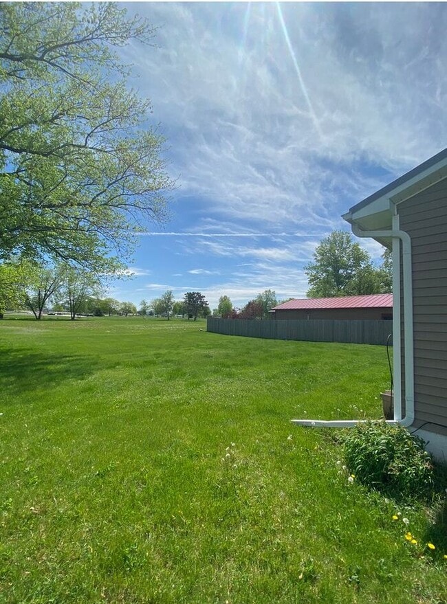 Building Photo - $1,450 | 2 Bedroom, 1 Bathroom House | Pet Friendly* | Available for July 1st, 2026 Move In!