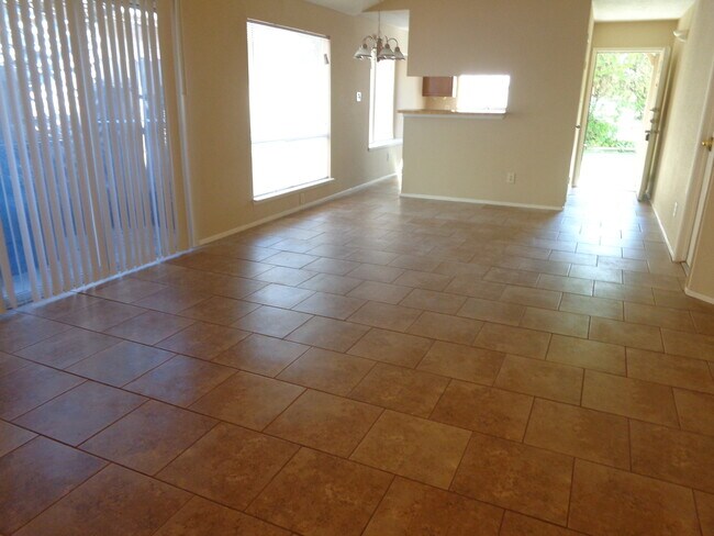 Building Photo - Affordable Duplex