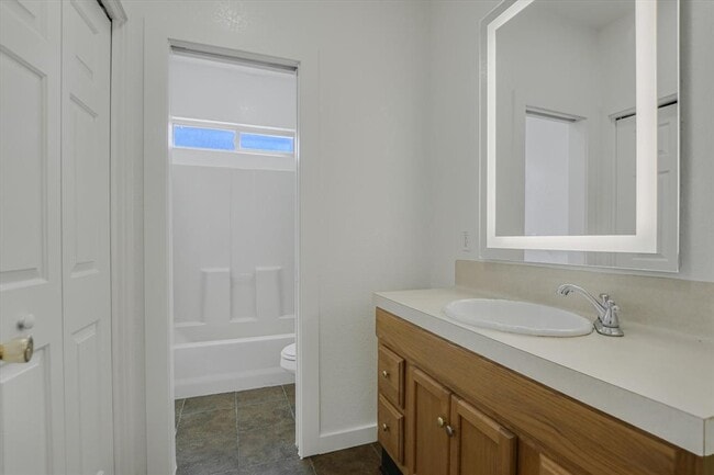 Building Photo - 6 Happy Hollow Ct