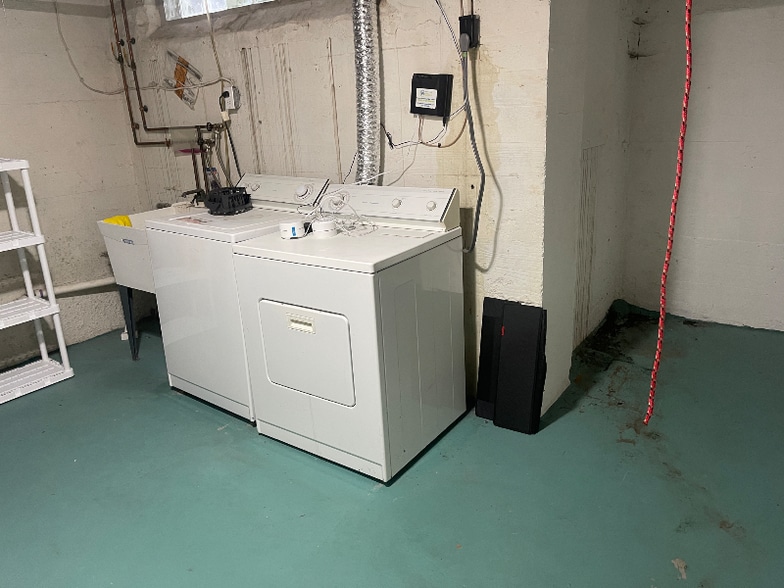 Building Photo - 6637 Murray Rd