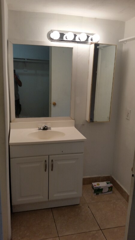 Building Photo - 1990 W 56th St