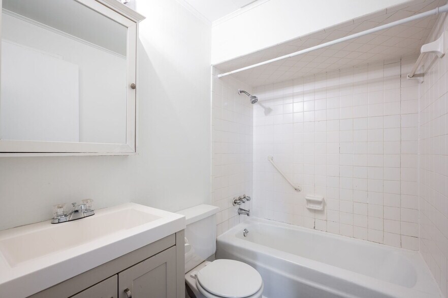 Building Photo - 4115 Harbor Hills Rd