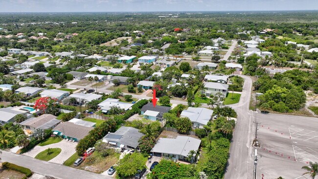 Building Photo - 3837 NE Melba Dr
