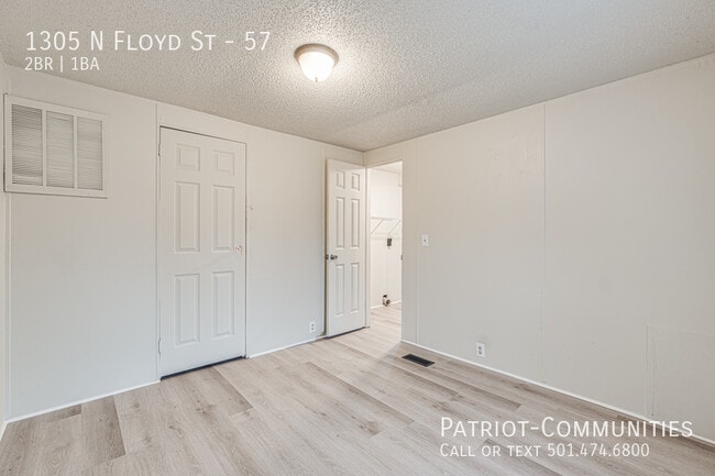 Building Photo - 1305 N Floyd St