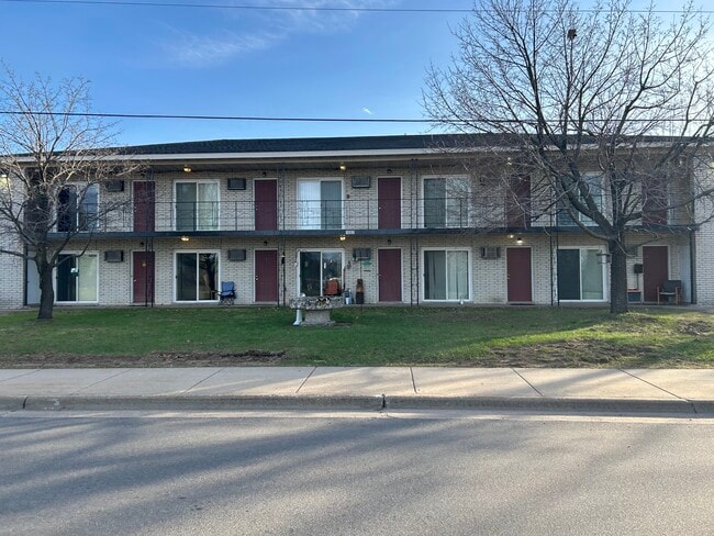 Building Photo - 1002 Main St