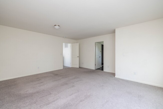 Building Photo - 710 Yorkshire Dr
