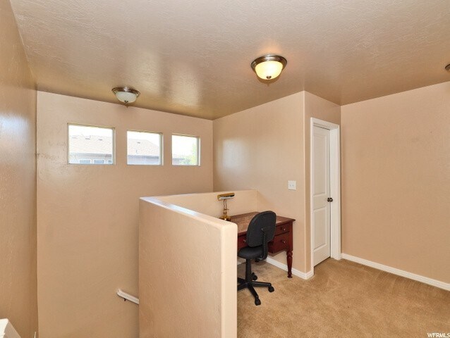 Building Photo - 1892 Goldenrod Way W