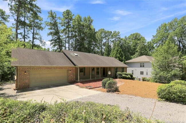 Building Photo - 709 Essex Ct