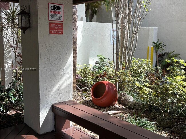 Building Photo - 9010 SW 125th Ave