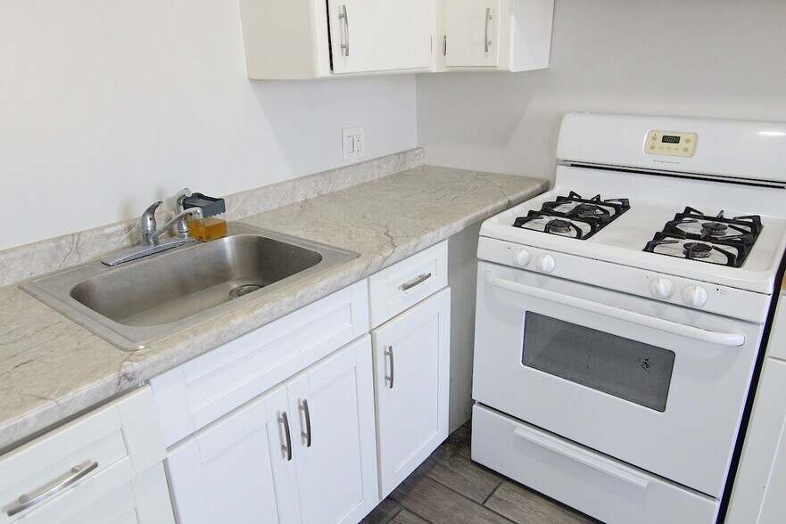 Building Photo - 3247 W Century Blvd