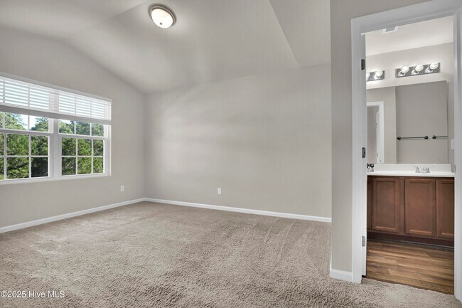 Building Photo - 201 Bungalow Rd