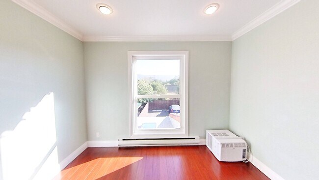 Building Photo - 5104 Westmont Ave