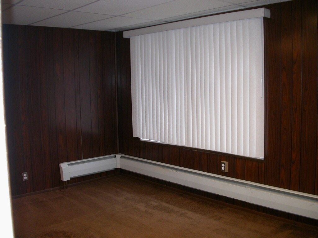 Building Photo - 70 Utica St