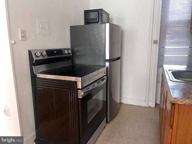 Building Photo - 1249 Shackamaxon St