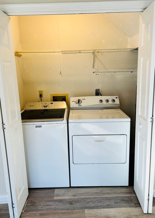 Laundry - 508 Yorktowne Pl