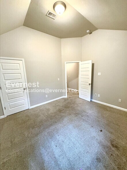Building Photo - 313 Lossie Ln
