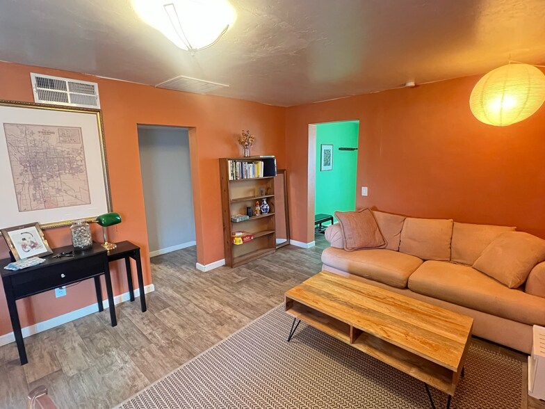 Building Photo - 1337 W El Rio Dr