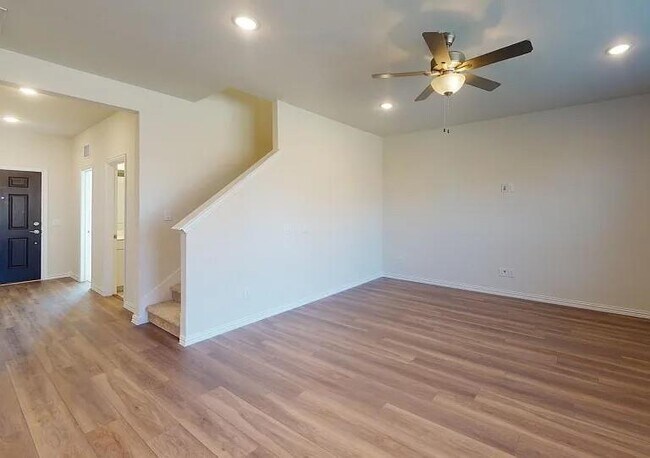 Building Photo - 12017 Paseo de los Lagos Ln