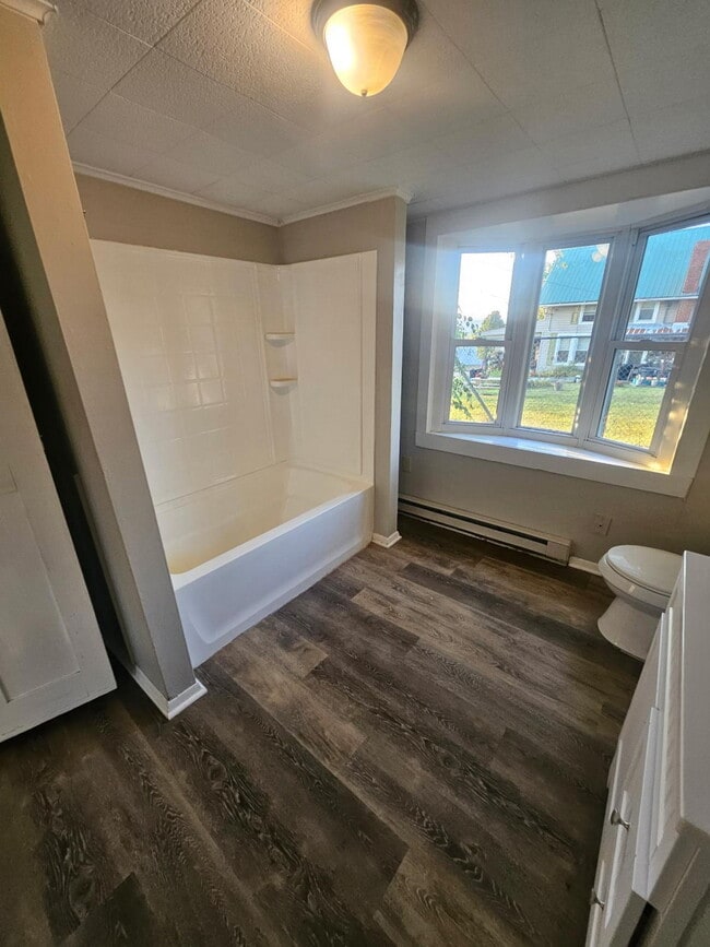 Building Photo - Discover your perfect retreat in the heart...