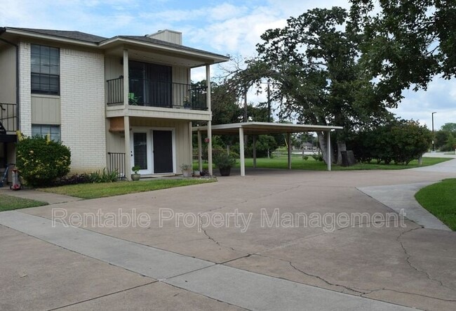 Building Photo - 108 Stagecoach Trail