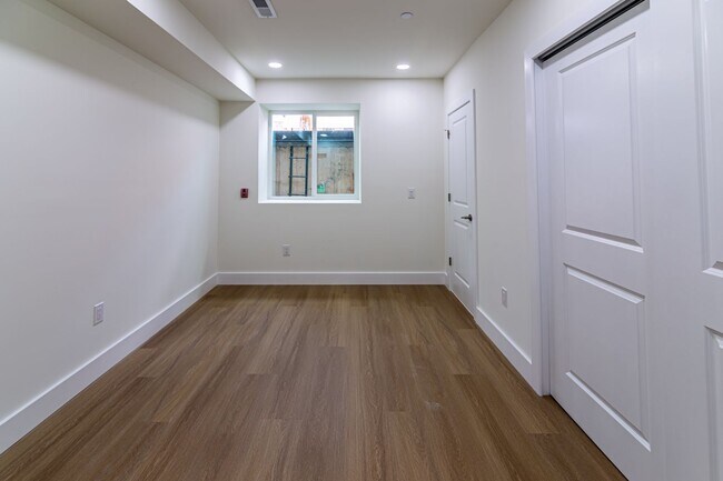 Building Photo - 808 N Preston St