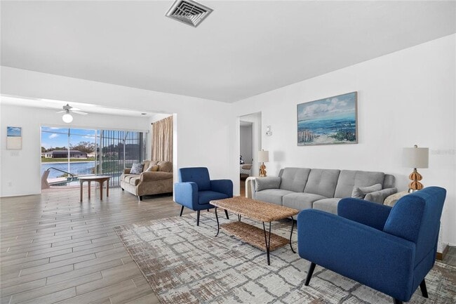 Building Photo - 437 Hickory Rd