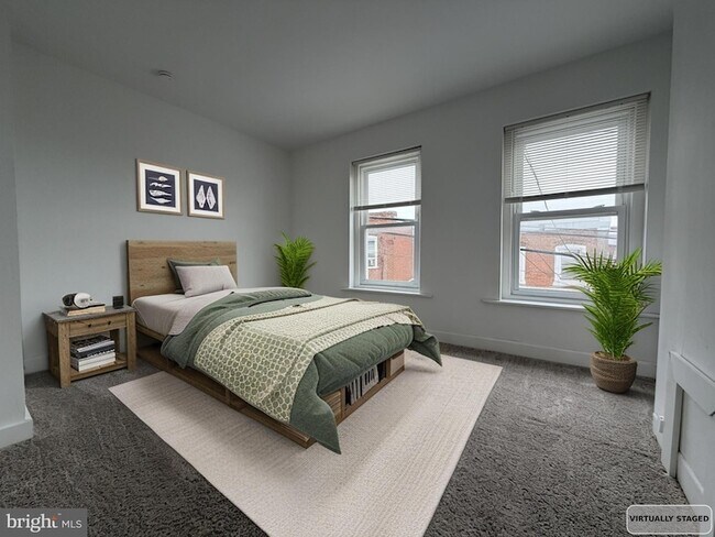 Building Photo - 731 E 4th St