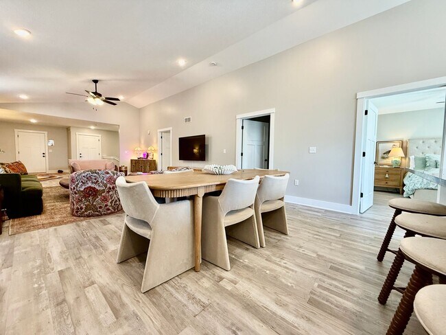 Building Photo - 5 Bed 3 Bath Home With Hot Tub In West Chester, OH