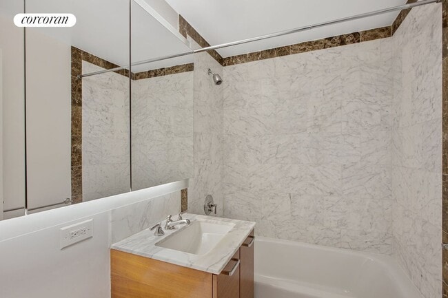 Building Photo - 415 E Main St