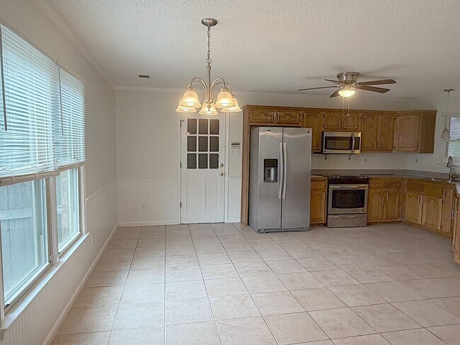 Building Photo - 7472 Hedgington Dr