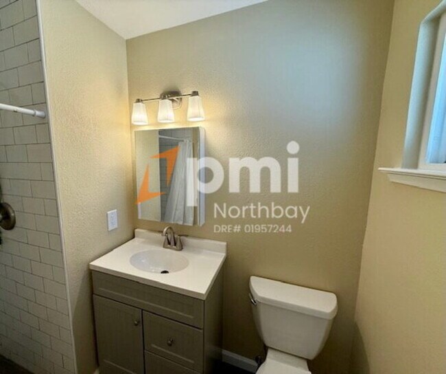 Building Photo - 511 Del Oro Ct