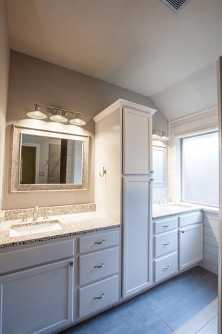 Building Photo - 1510 Syracuse Dr