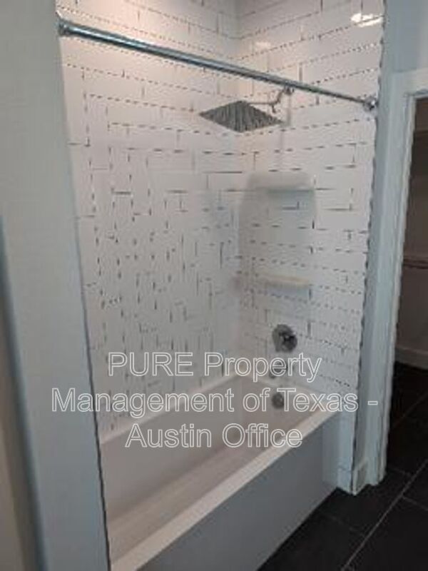 Building Photo - 2213 Poquito St