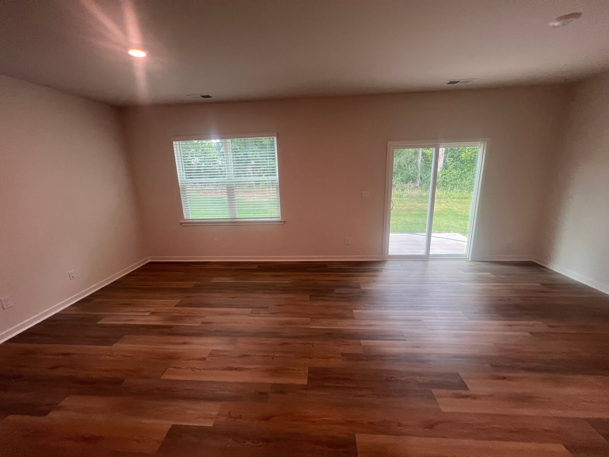 Building Photo - Room in House on Cramer Crk Dr