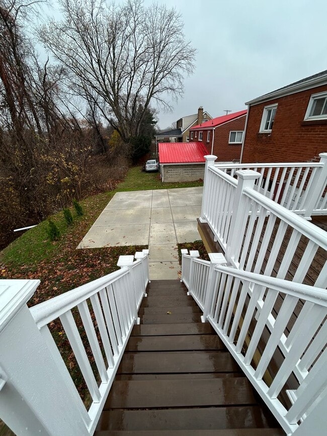 Building Photo - 506 Crescent Boulevard Extension