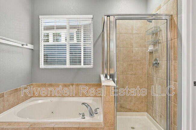 Building Photo - 4483 Applecrest Cir