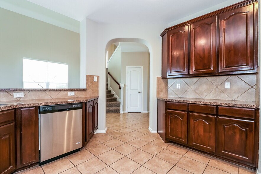 Building Photo - 5020 Cassidy Ln