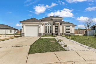 Building Photo - SPACIOUS 3 BEDROOM HOME IN HIDALGO!