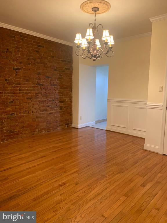 Building Photo - 4573 Mitchell St