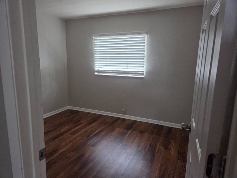 Building Photo - 449 Las Palmas Cir