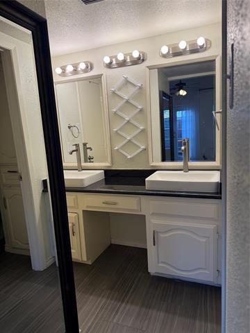 Building Photo - 3175 Golden Oak Ct