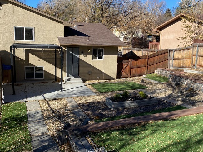 Building Photo - 917 Pioneer Ln