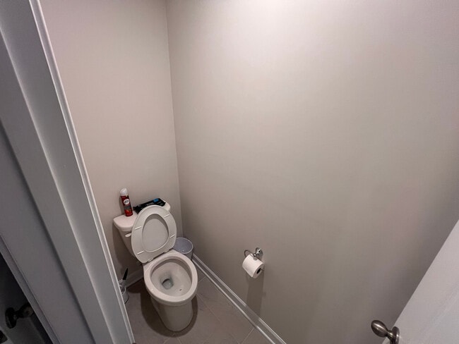 Building Photo - Room in Townhome on Memorial Pkwy