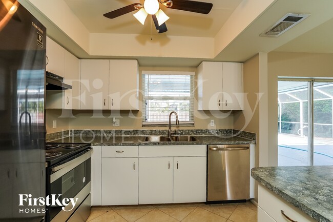 Building Photo - 143 SE 20th St