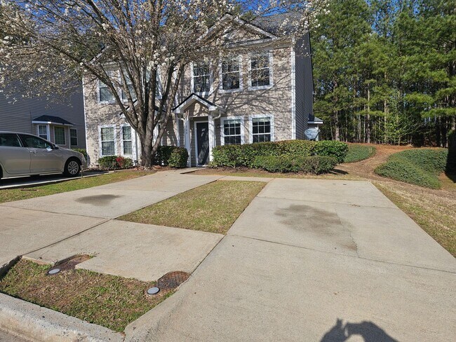 Building Photo - Move In special! 1/2 off the first Months rent!! 2 Bedrooms, 2.5 Baths Townhouse located in a Qui...